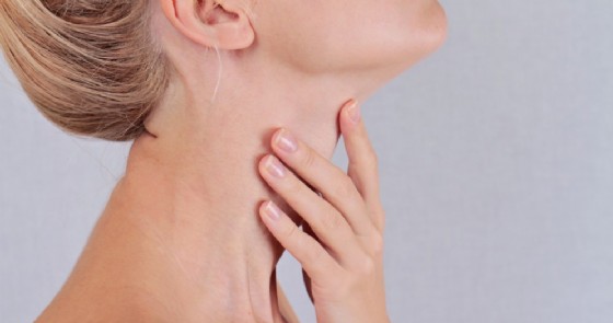 collo tiroide Albina Glisic Shutterstock